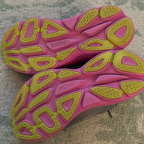 Hoka Women's Gray and Pink Running Shoes Hoka - Picture 9 of 10